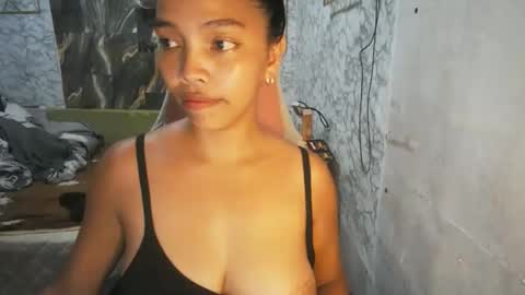 Snapshot of asian_janeth chatting on June 5, 2026, 2:29 am im janeth single mom online show from June 5, 2026, 2:29 am