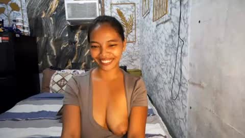 Snapshot of asian_janeth chatting on July 9, 2026, 1:20 am im janeth single mom online show from July 9, 2026, 1:20 am