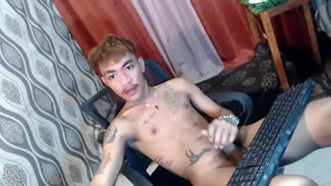 Snapshot of asian_kimxxx chatting on January 1, 2025, 8:45 am don online show from January 1, 2025, 8:45 am