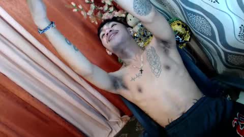 Snapshot of asian_kimxxx chatting on January 17, 2025, 9:28 pm don online show from January 17, 2025, 9:28 pm