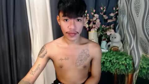 Snapshot of asian_kimxxx chatting on October 20, 2025, 12:27 pm don online show from October 20, 2025, 12:27 pm