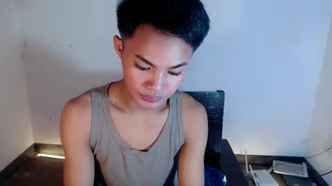 asian_lover05 online show from March 17, 2026, 3:48 pm