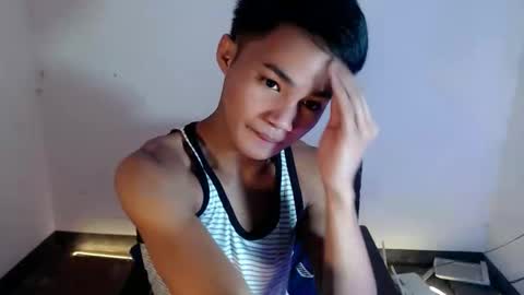 asian_lover05 online show from March 19, 2026, 4:44 pm