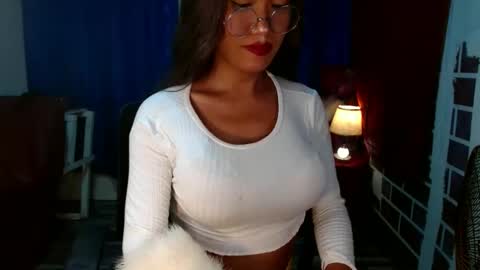 Snapshot of asian_petit19 chatting on February 5, 2025, 11:02 am Lovely online show from February 5, 2025, 11:02 am