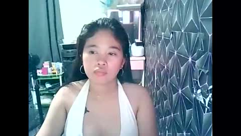 asian_rosemary online show from March 6, 2026, 7:32 pm