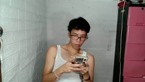 EIZE online show from March 16, 2026, 5:44 am