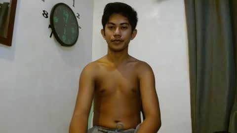 Snapshot of asiancockhero22 chatting on December 17, 2025, 9:59 am HERO online show from December 17, 2025, 9:59 am