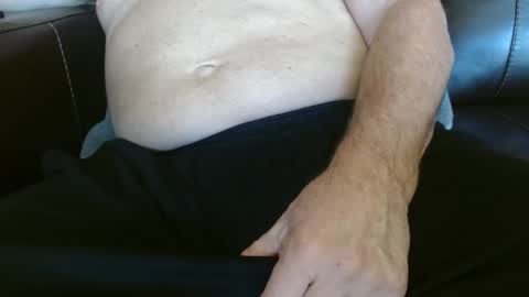 Snapshot of asiancouple32 chatting on December 20, 2024, 6:35 pm Jay online show from December 20, 2024, 6:35 pm