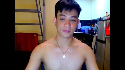 asiandreamboyx online show from March 27, 2026, 9:32 am
