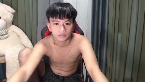 Snapshot of asianhunk_zam chatting on December 30, 2024, 1:36 pm Zam online show from December 30, 2024, 1:36 pm