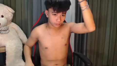 Snapshot of asianhunk_zam chatting on January 2, 2025, 2:02 pm Zam online show from January 2, 2025, 2:02 pm
