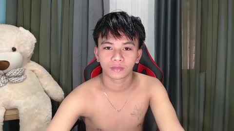 Snapshot of asianhunk_zam chatting on January 4, 2025, 4:44 am Zam online show from January 4, 2025, 4:44 am