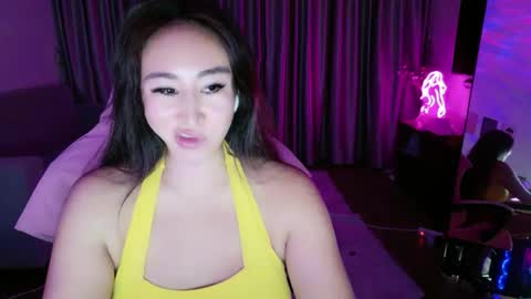 Snapshot of asianqueen777ohmi chatting on February 18, 2026, 12:01 pm Rose Mingna online show from February 18, 2026, 12:01 pm