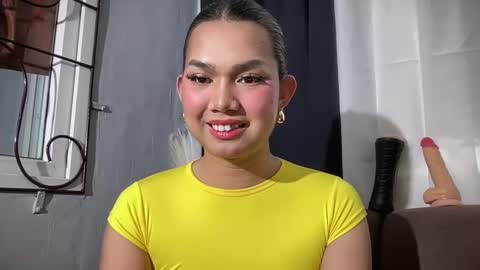 Snapshot of asiansweet_lily chatting on June 5, 2026, 6:52 am Lily online show from June 5, 2026, 6:52 am