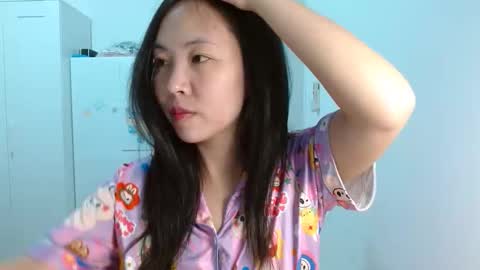 Tabby online show from December 2, 2025, 2:45 pm