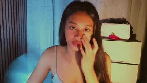 kisses online show from June 14, 2026, 4:31 pm