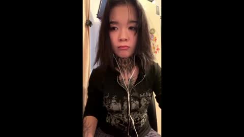 Snapshot of aslaourdi chatting on April 3, 2026, 12:58 pm aslaourdi online show from April 3, 2026, 12:58 pm