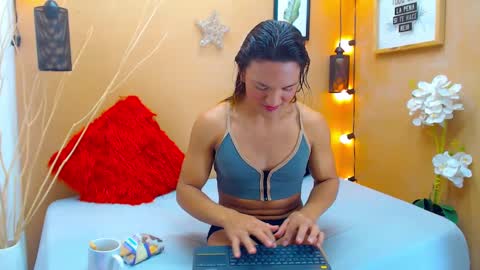 ASLY online show from September 27, 2025, 1:27 pm