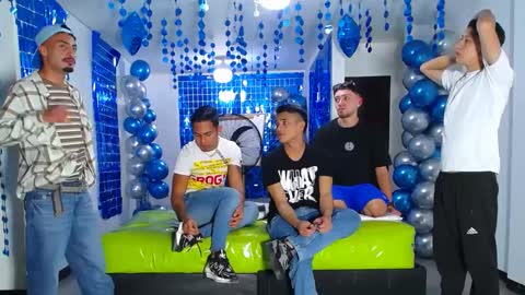 THOMAS AND DAMIAND online show from February 5, 2025, 12:10 am