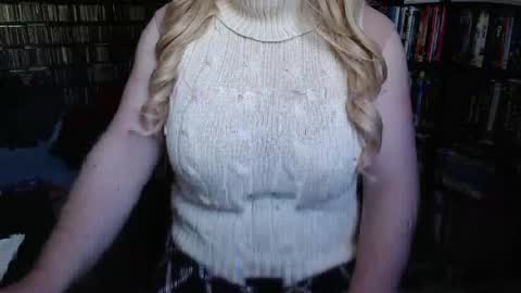 Snapshot of aspen_vale chatting on May 17, 2026, 1:51 pm Aspen Vale online show from May 17, 2026, 1:51 pm