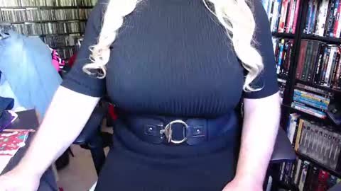 Snapshot of aspen_vale chatting on July 12, 2026, 1:46 pm Aspen Vale online show from July 12, 2026, 1:46 pm
