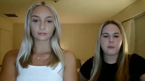 Snapshot of aspenaries chatting on December 11, 2024, 12:44 am Aspen Aries online show from December 11, 2024, 12:44 am