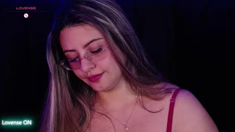 Snapshot of aspenruss chatting on November 13, 2025, 10:52 pm online show from November 13, 2025, 10:52 pm