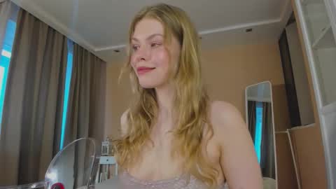 Sasha online show from October 9, 2025, 5:05 am