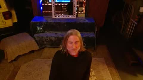 SIR WILLIAM online show from March 1, 2026, 11:23 am