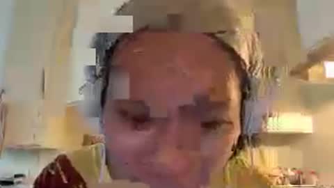 Snapshot of assert32 chatting on September 28, 2025, 11:43 pm Patty online show from September 28, 2025, 11:43 pm