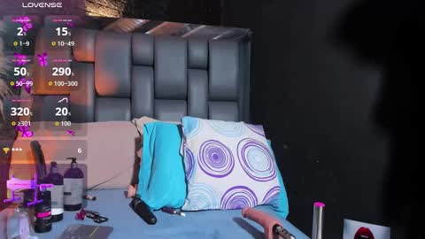 Nahomi  online show from March 16, 2026, 10:19 am