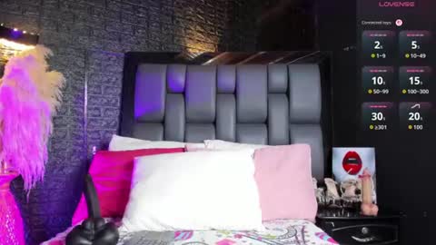 Snapshot of assia_roos chatting on July 27, 2026, 10:33 am Nahomi online show from July 27, 2026, 10:33 am