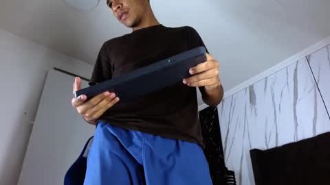 Aston  online show from October 15, 2025, 4:12 am