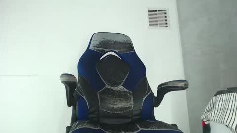 Aston  online show from October 20, 2025, 4:02 am