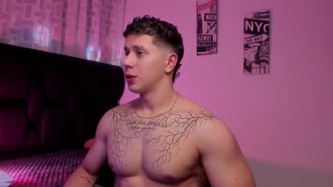 Snapshot of astonhills chatting on October 1, 2025, 9:54 pm astonhills online show from October 1, 2025, 9:54 pm