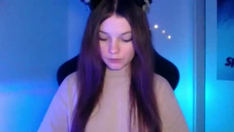 astradream_ online show from January 7, 2026, 8:44 pm