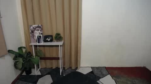 Snapshot of astraea_xxx chatting on January 8, 2025, 2:35 pm Anna online show from January 8, 2025, 2:35 pm