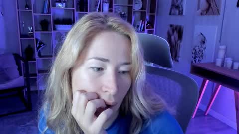 astramonroe online show from September 23, 2025, 2:14 am