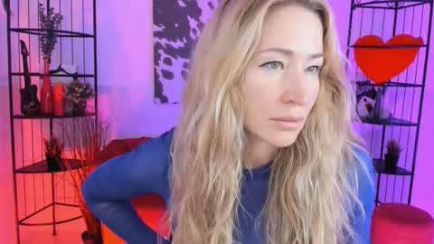 astramonroe online show from October 22, 2025, 6:29 pm