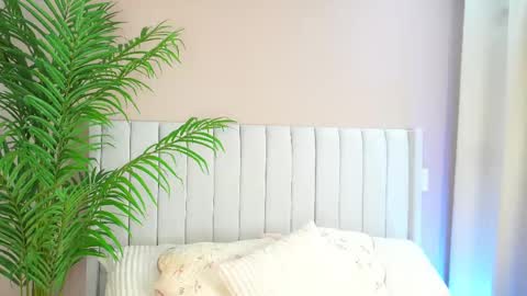 Snapshot of astrea_1 chatting on February 23, 2025, 9:05 pm Astrea online show from February 23, 2025, 9:05 pm