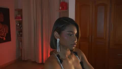 Snapshot of astrea_1 chatting on October 31, 2025, 12:44 am Astrea online show from October 31, 2025, 12:44 am