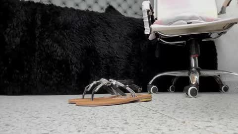 Snapshot of astrid01_ chatting on November 22, 2025, 10:53 pm astrid01_ online show from November 22, 2025, 10:53 pm