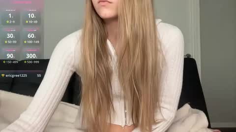 Snapshot of astrid_sky chatting on May 23, 2026, 1:22 am Astrid Sky online show from May 23, 2026, 1:22 am