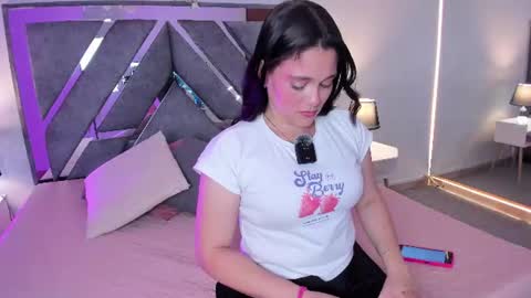 Astrid  online show from July 26, 2026, 7:32 pm