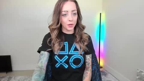 Snapshot of astridluxe chatting on June 11, 2026, 3:32 pm Astrid Luxe online show from June 11, 2026, 3:32 pm