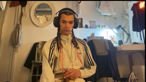 Snapshot of astrodoll chatting on January 9, 2025, 5:43 pm Astro Doll online show from January 9, 2025, 5:43 pm