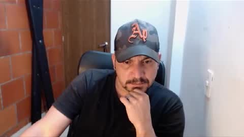 Snapshot of astton_nick chatting on February 18, 2025, 3:21 am Nick Astton online show from February 18, 2025, 3:21 am