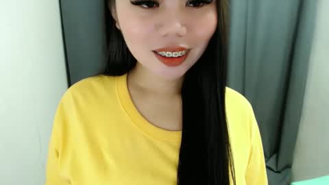 Snapshot of asuna_charming chatting on April 21, 2026, 6:52 am asuna_charming online show from April 21, 2026, 6:52 am