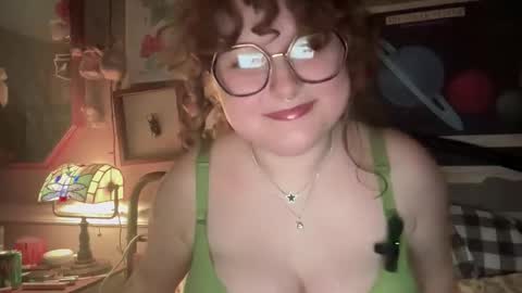 Snapshot of asurdaisy chatting on December 15, 2025, 4:06 am asurdaisy online show from December 15, 2025, 4:06 am