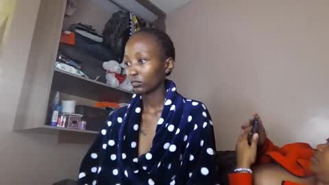 atara_seren online show from May 1, 2026, 10:09 am